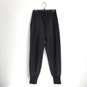H&M Women’s Black Joggers Size US 8